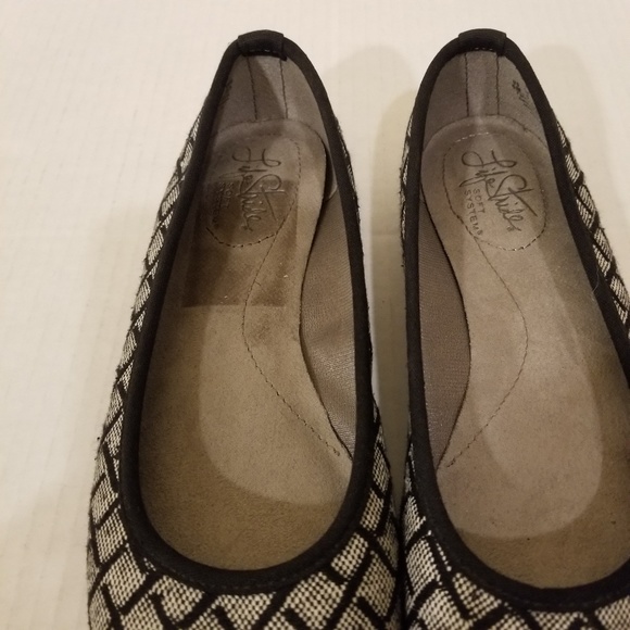 LifeStride Soft System Black White Flats Check - Picture 6 of 8